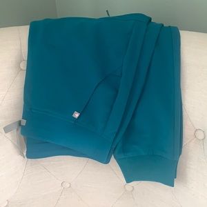 Figs Zamora jogger NWT Small Pacific blue